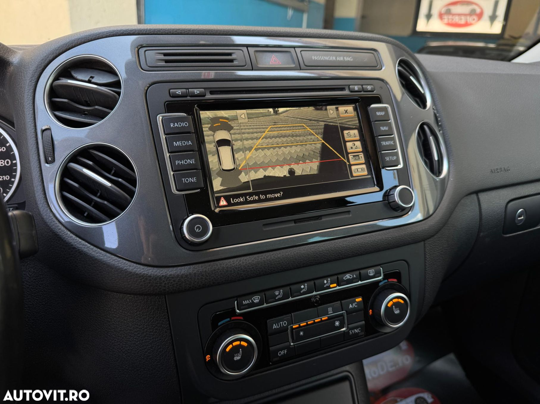 Volkswagen Tiguan - 12