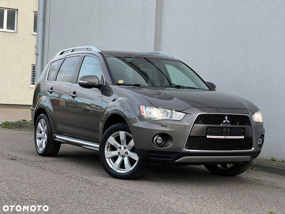 Mitsubishi Outlander 2.0 DI-D 4WD Intense - 2