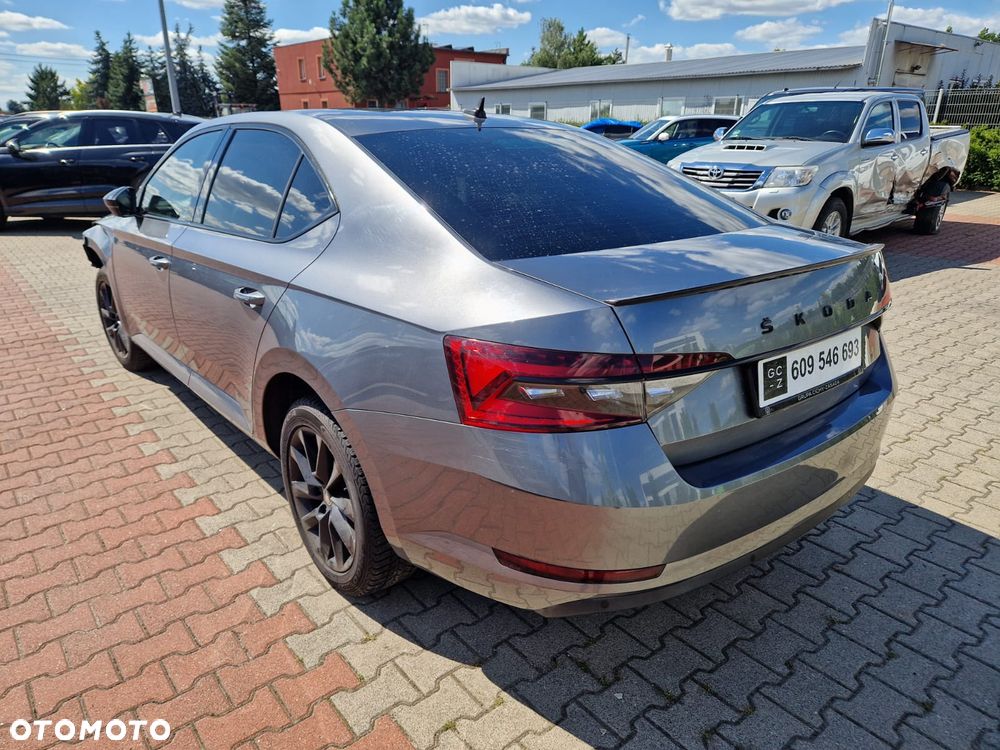 Skoda Superb 2.0 TDI SCR 4x4 Style DSG - 4