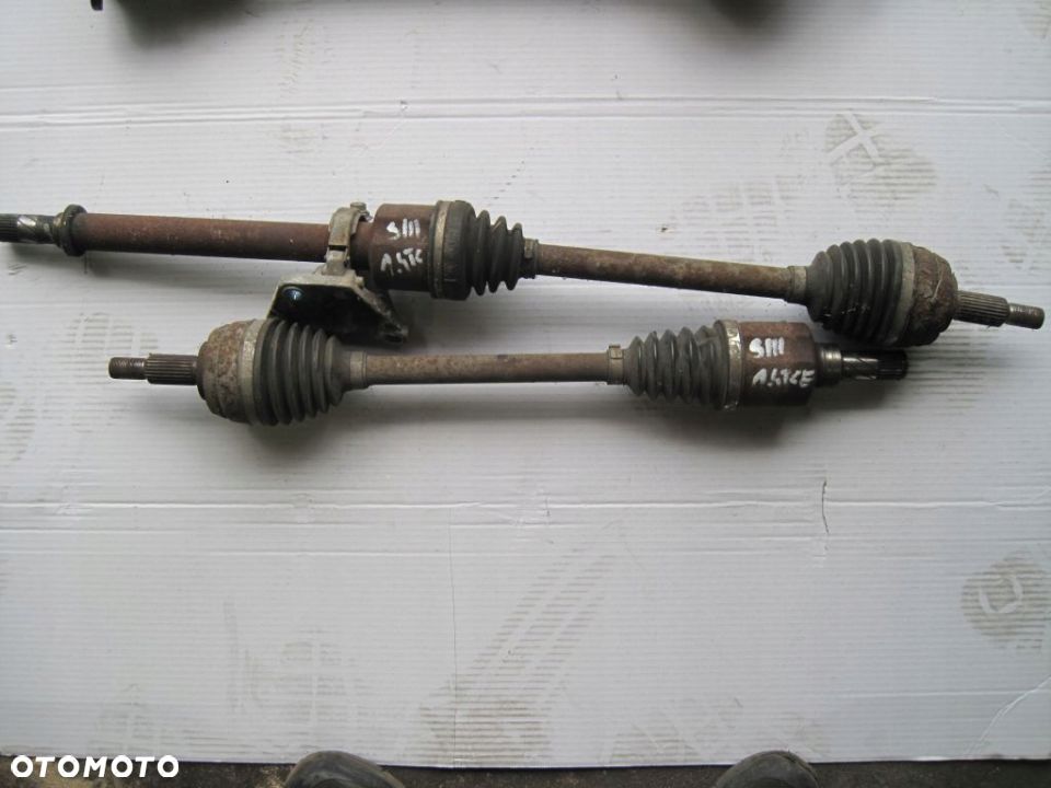 RENAULT SCENIC III 1.4 TCE PÓŁOŚ 8200725503 8200725504 - 1