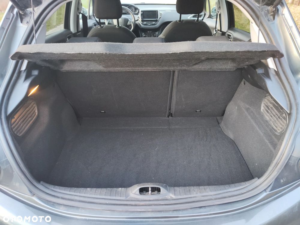 Peugeot 208 PureTech 82 Style - 6