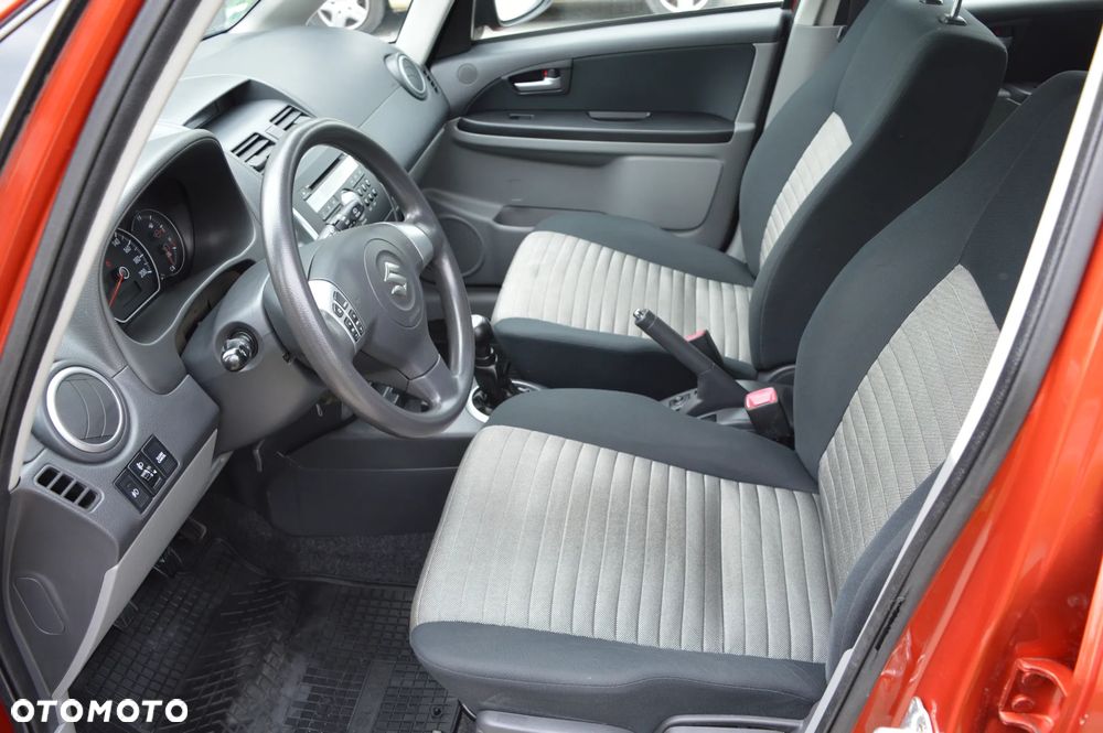 Suzuki SX4 1.5 Streetline 4x2 Classic - 22