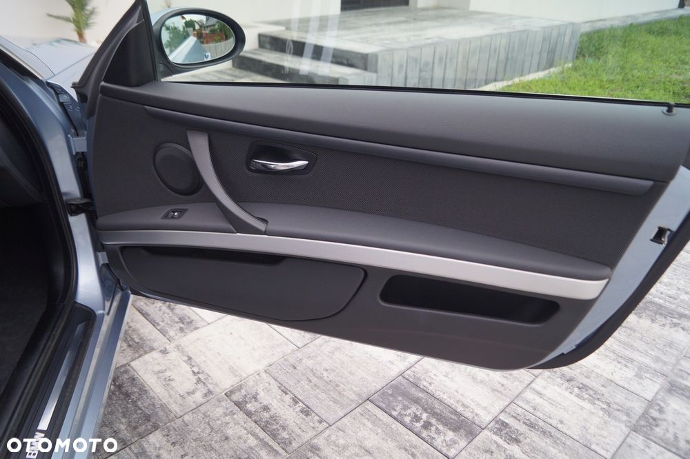 BMW Seria 3 325i - 27