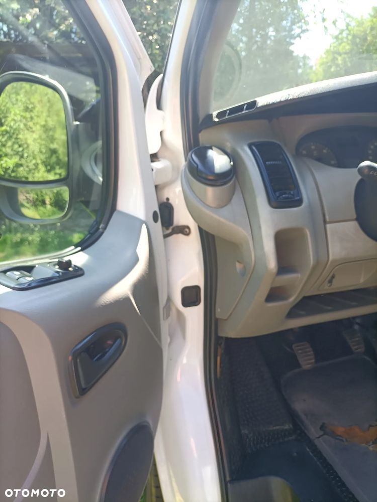 Opel Vivaro - 11