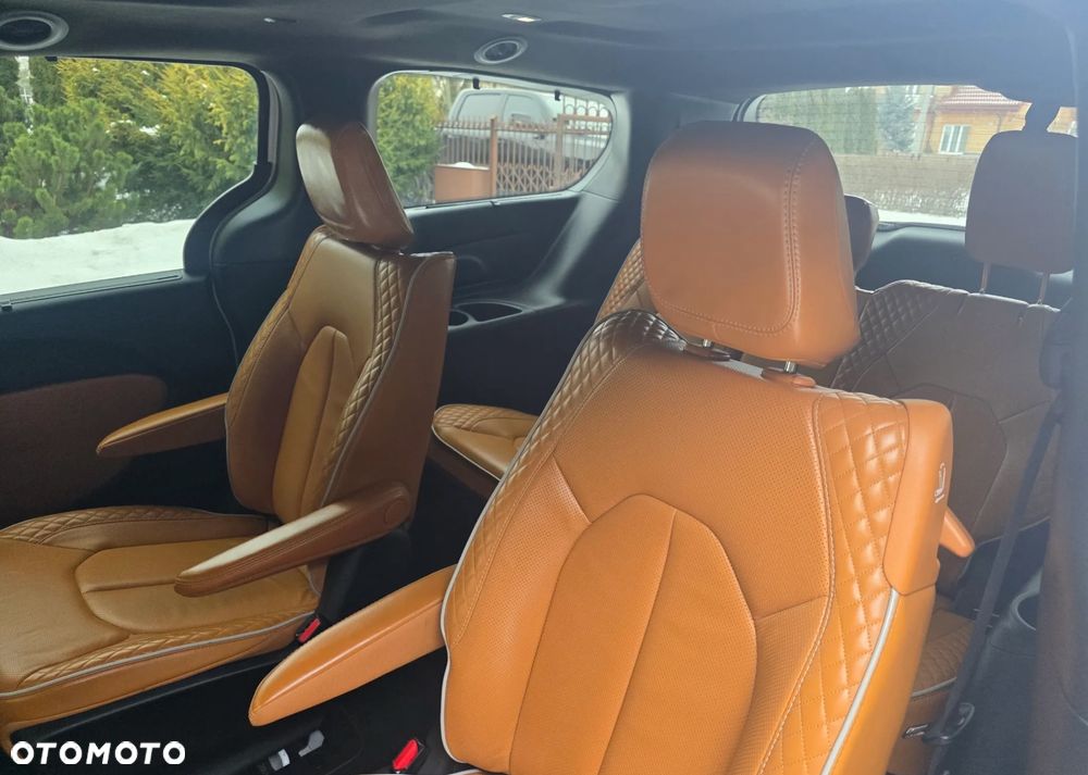 Chrysler Pacifica - 24