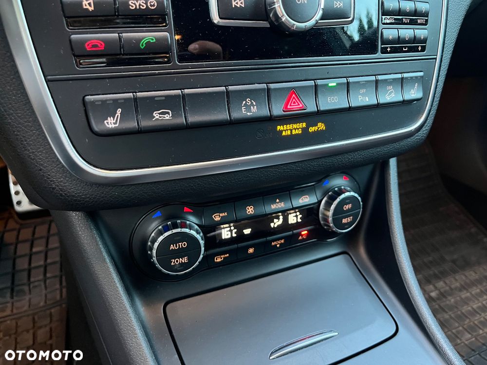 Mercedes-Benz GLA 250 7G-DCT - 17