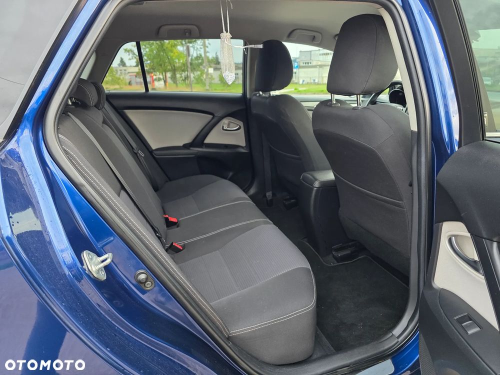 Toyota Avensis Touring Sports 1.8 Multidrive S Comfort - 23