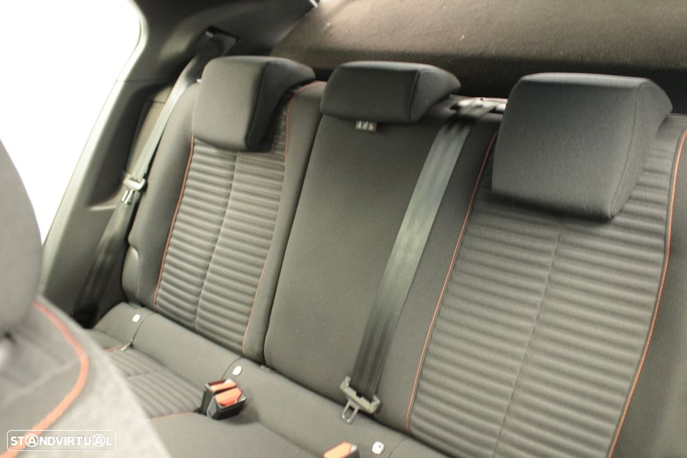 Peugeot e-2008 - 25