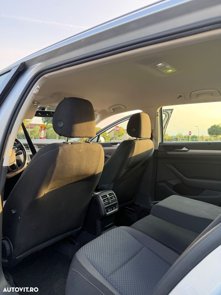 Volkswagen Passat 1.6 TDI SCR DSG Trendline - 8