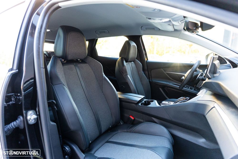 Peugeot 3008 1.6 Hybrid Allure e-EAT8 - 23