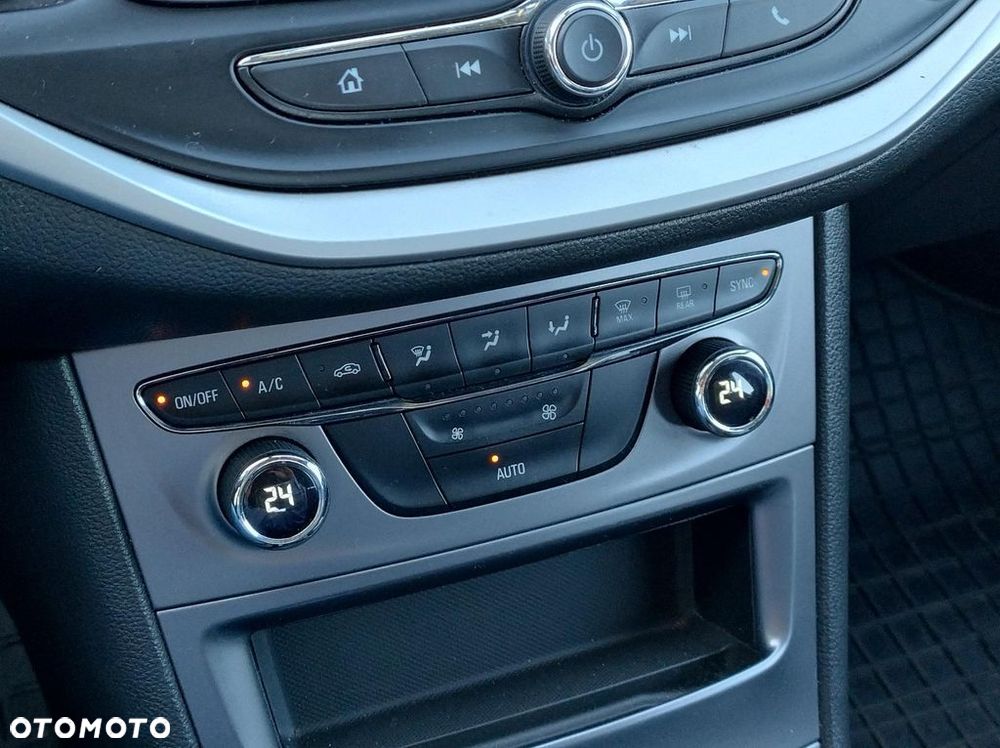 Opel Astra 1.6 CDTI Enjoy - 19