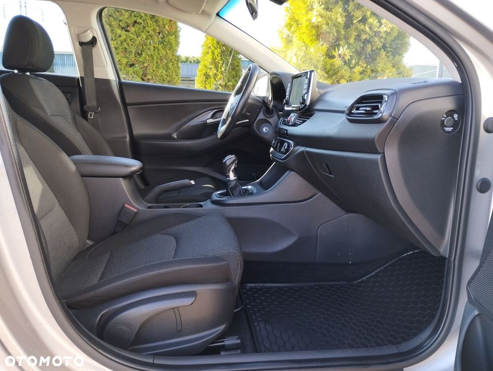 Hyundai i30 1.5 DPI Smart - 11