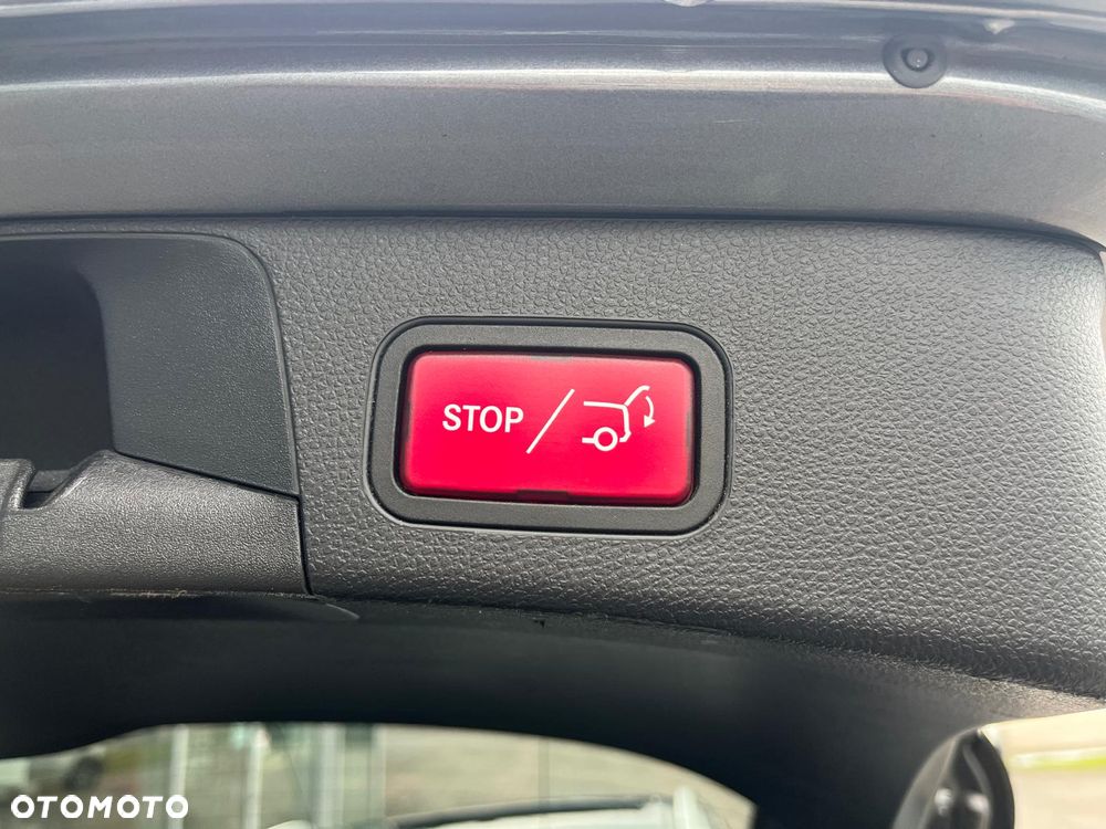 Mercedes-Benz Klasa C 200 4MATIC 9G-TRONIC - 30