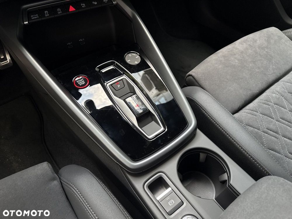 Audi RS3 Limousine TFSI Quattro S tronic - 16