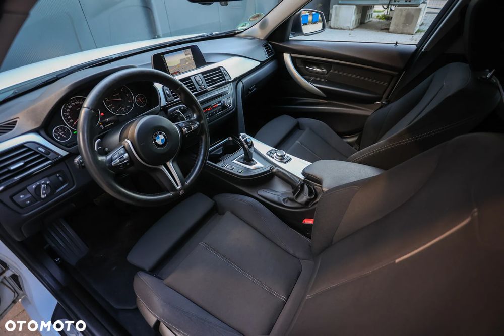 BMW Seria 3 320d Sport Line - 4