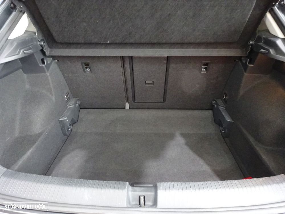 VW T-Roc 1.0 TSI Urban - 17