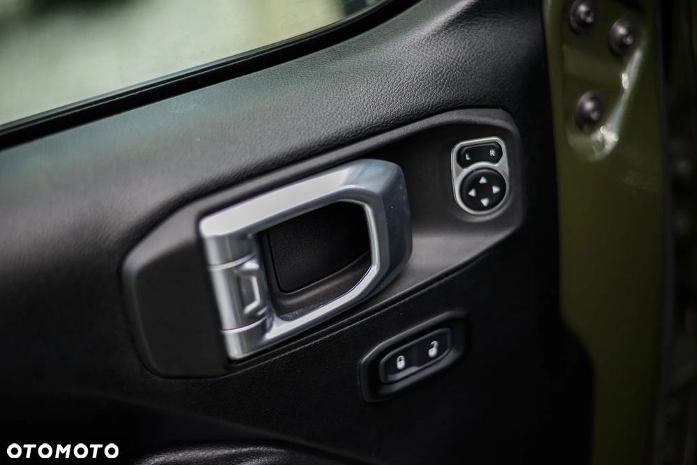 Jeep Wrangler - 31