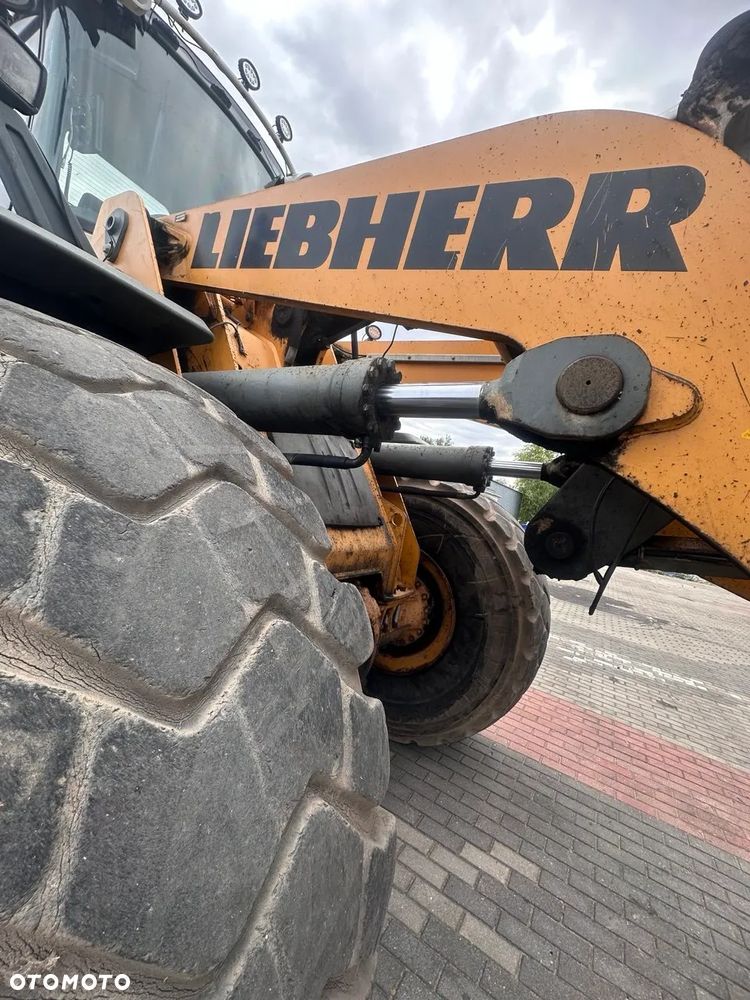 Liebherr L566 - 3