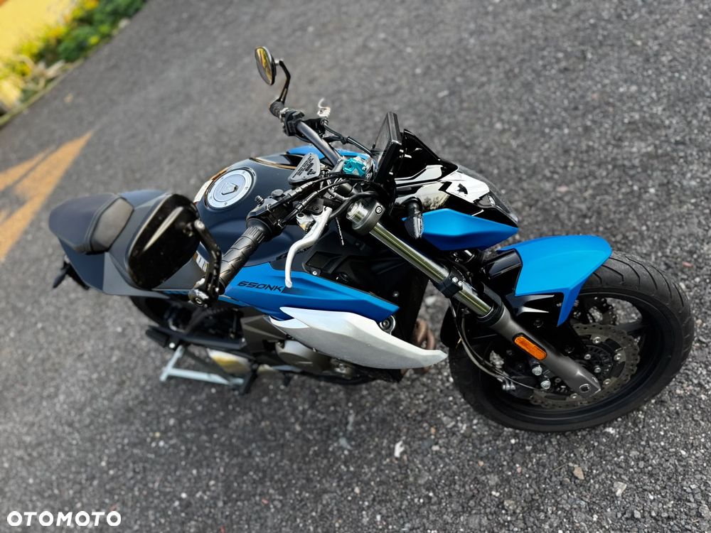 CFMoto 650 MT - 11