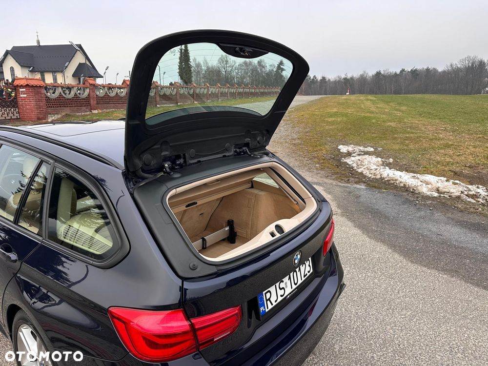 BMW Seria 3 318d Sport Line - 22