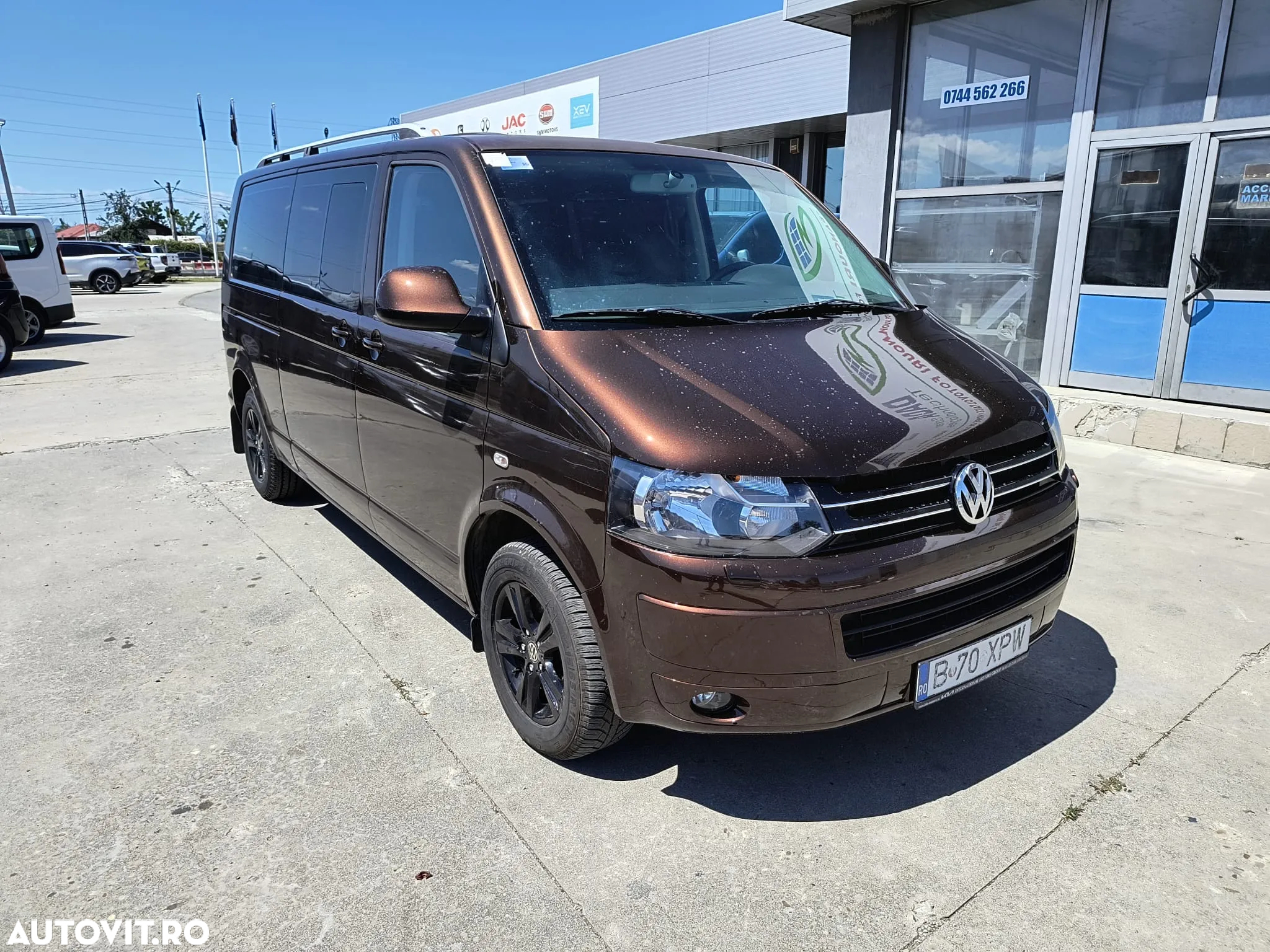 Volkswagen Caravelle - 2
