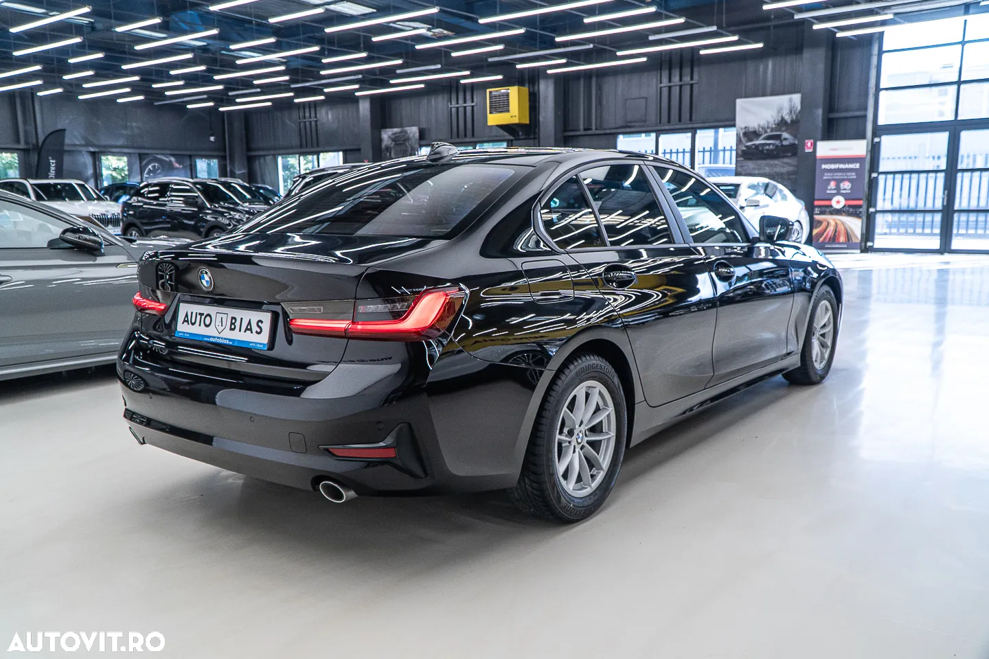 BMW Seria 3 318d Aut. Sport Line - 7