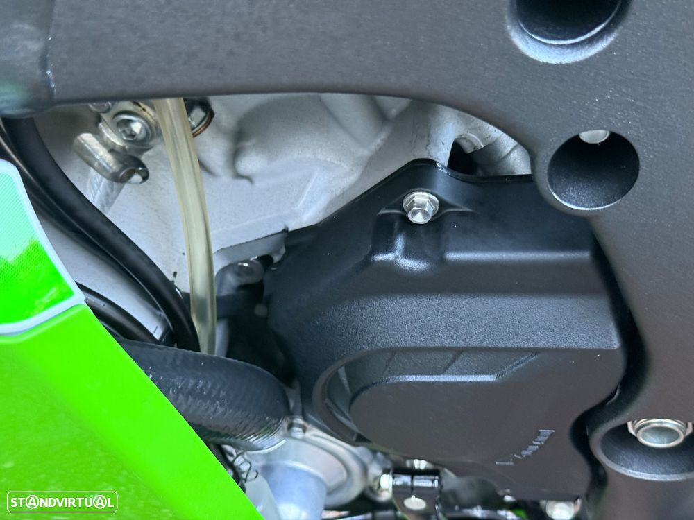 Kawasaki ZX 10 R Aniversario - 37