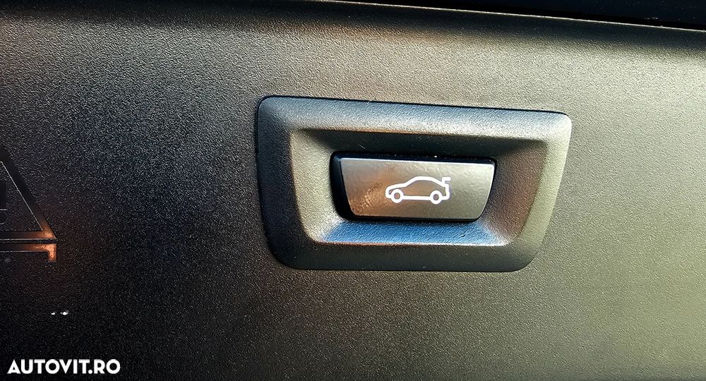 BMW Seria 5 520i Touring Aut. - 37