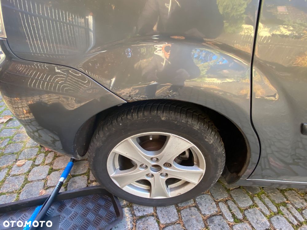 Toyota Corolla Verso - 10