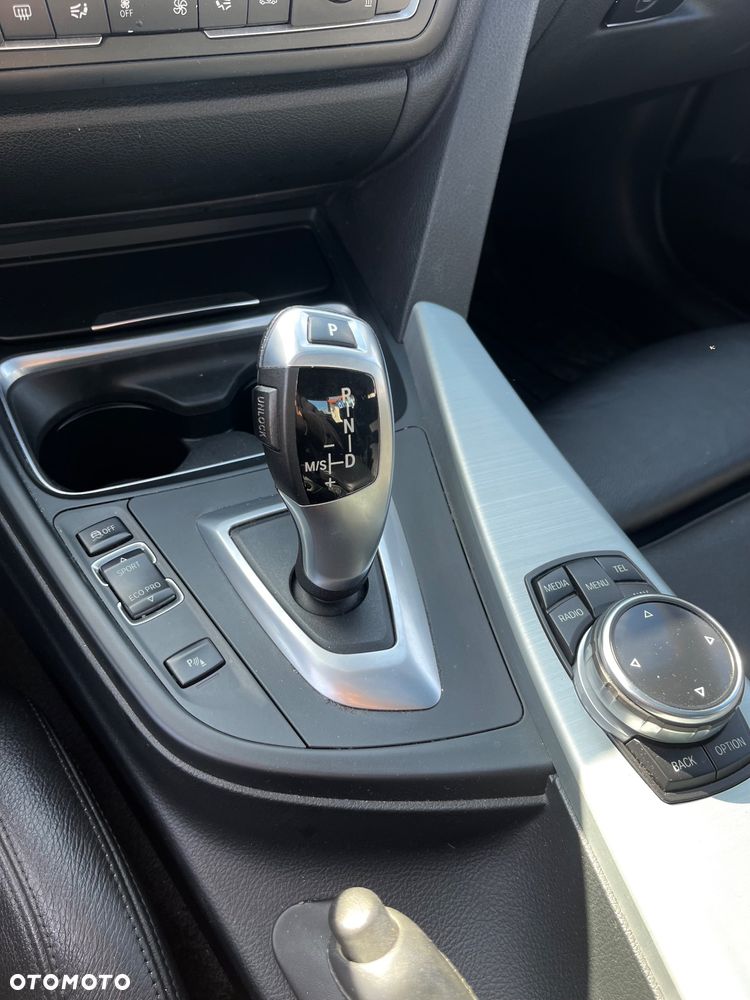 BMW Seria 3 335i xDrive Sport-Aut - 15