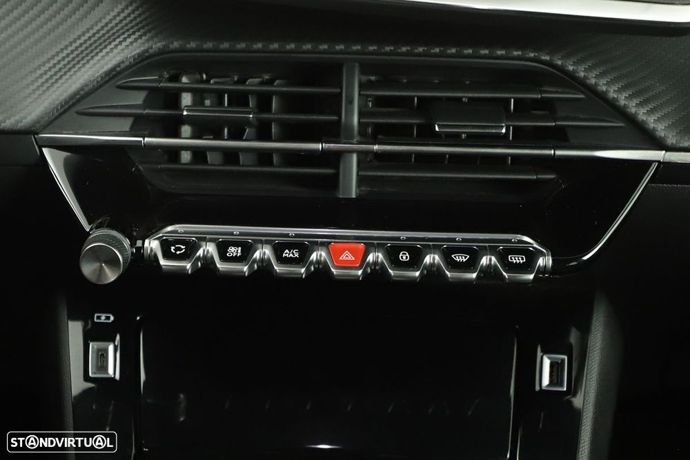 Peugeot 2008 1.2 PureTech Allure EAT8 - 14