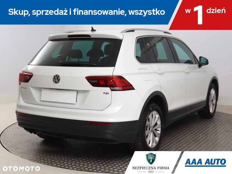 Volkswagen Tiguan - 7