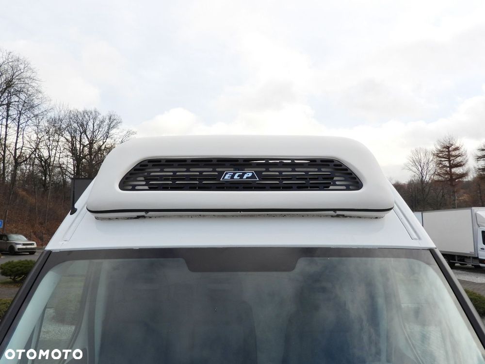 Iveco DAILY 35S14 FURGON CHŁODNIA  -10*C ZASILANIE 230V TEMPOMAT NAWIGACJA AUTOMAT HI-MATIC KLIMATYZACJA  140KM - 17