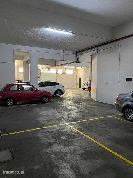 Garagem Lisboa - Rua do Arco do Carvalhão - Grande imagem: 3/5