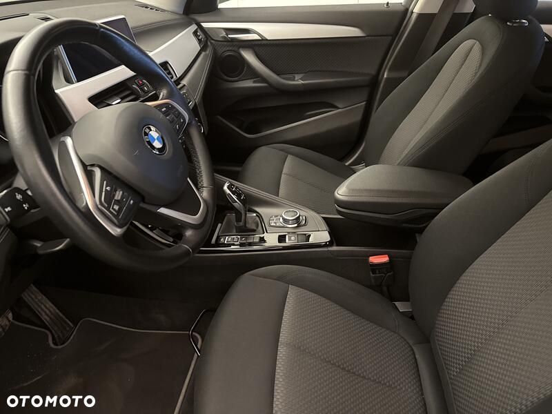 BMW X2 sDrive18i - 11