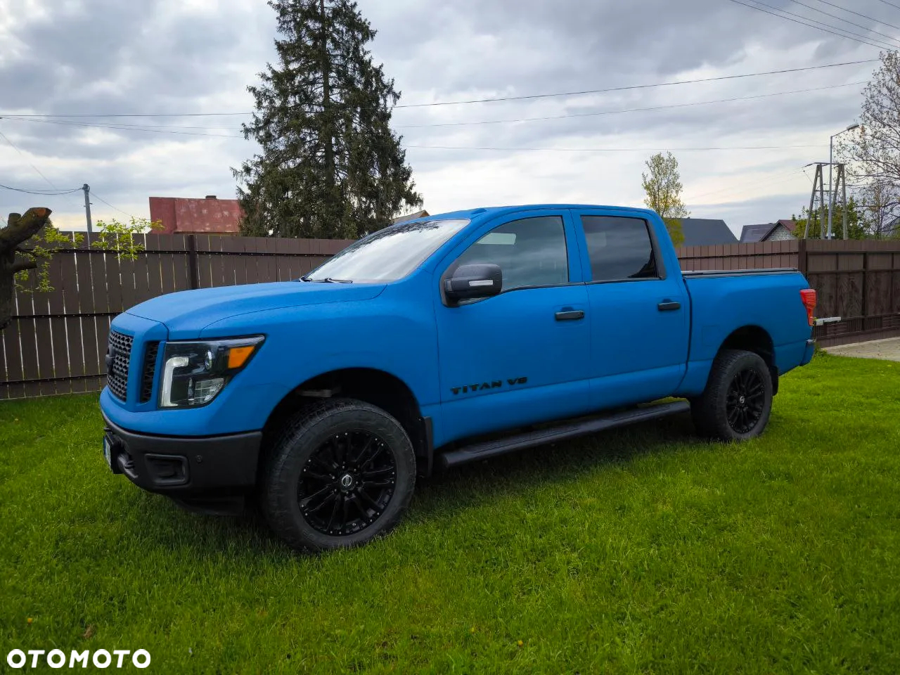 Nissan Titan - 2
