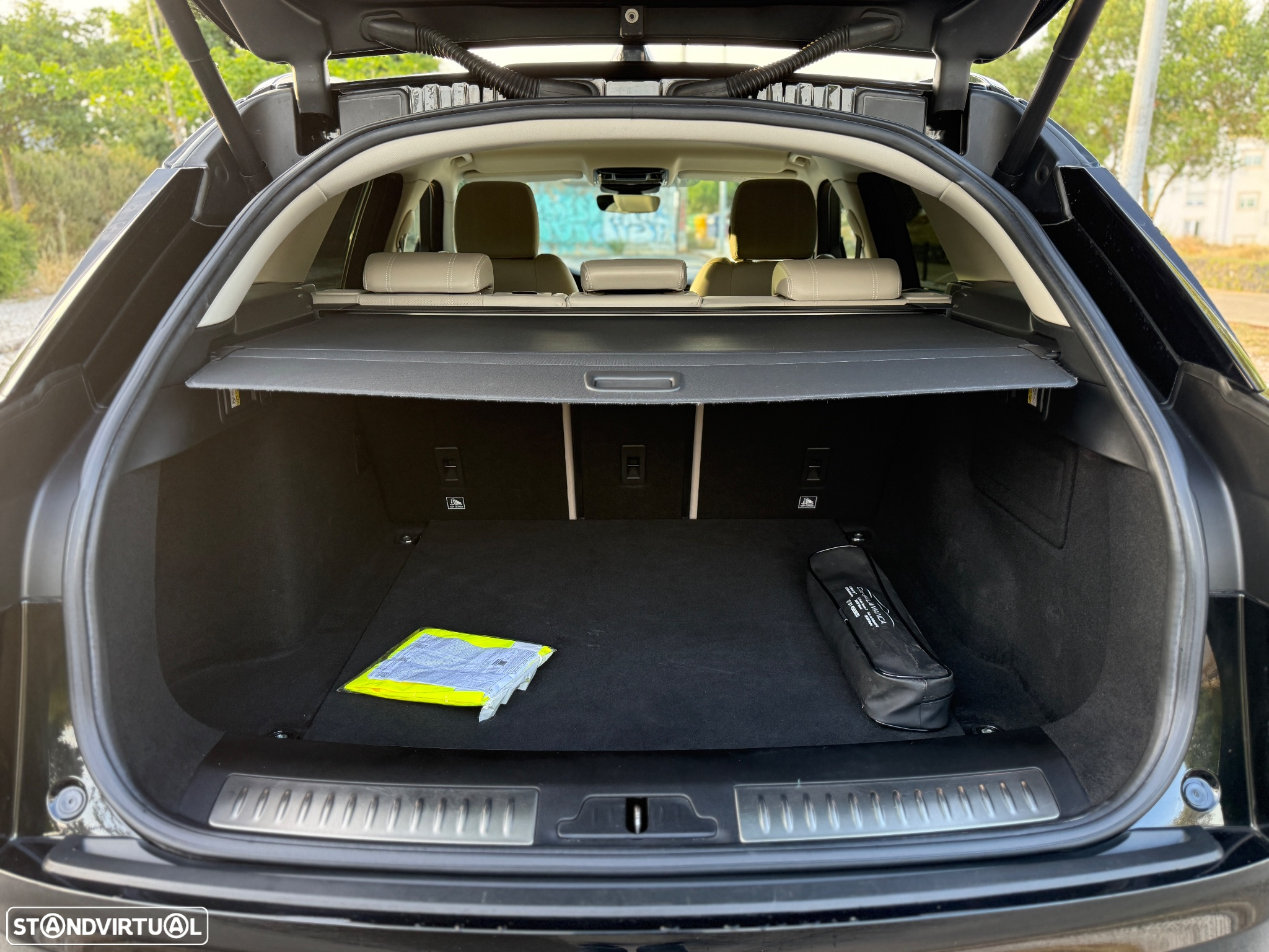 Land Rover Range Rover Velar 3.0 D R-Dynamic S - 9