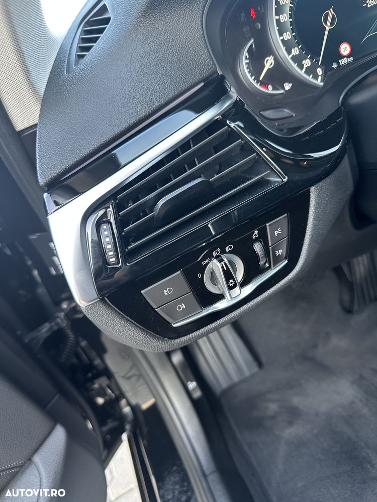 BMW Seria 5 530i xDrive Touring Aut. Sport Line - 14