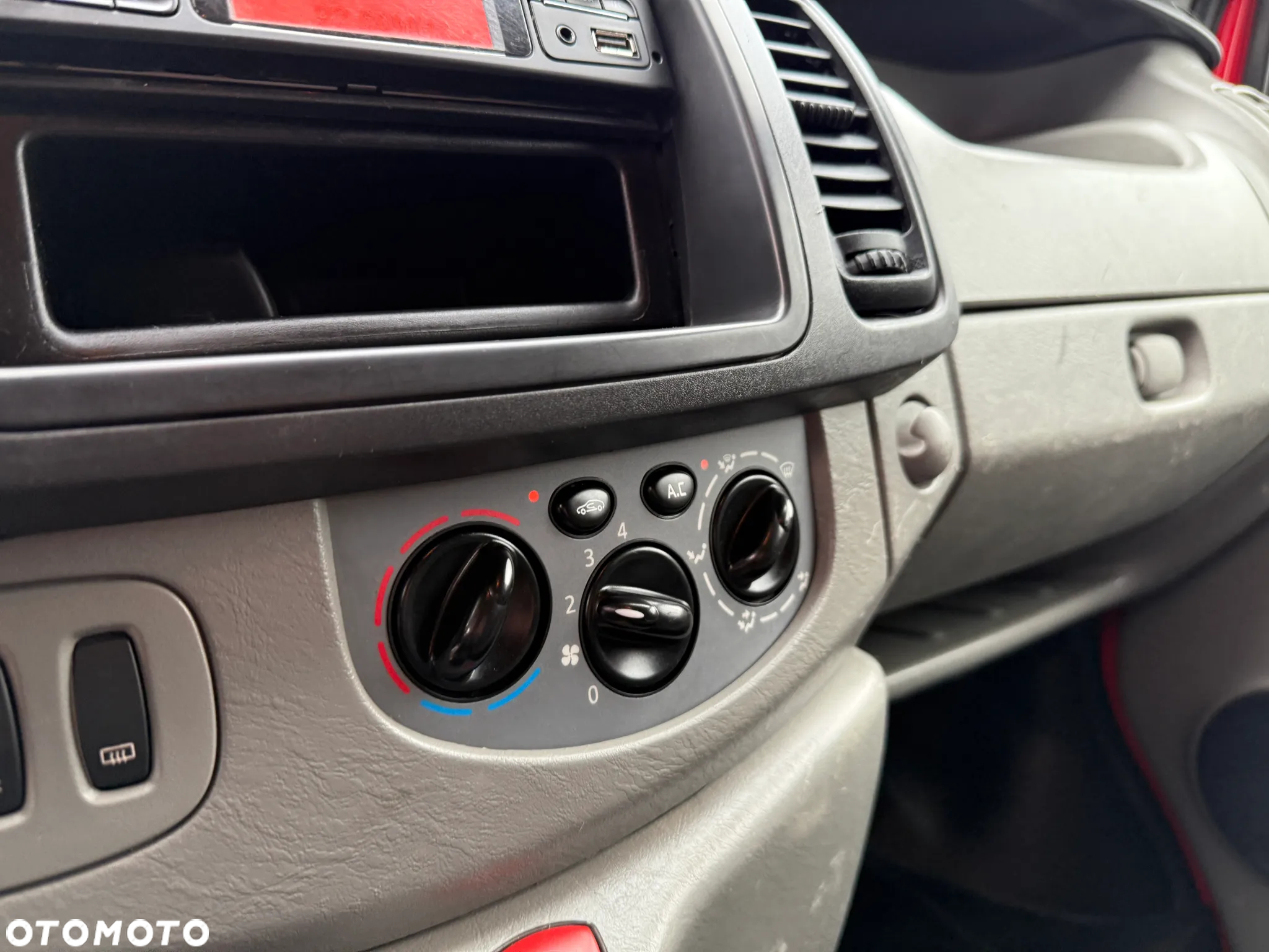 Opel Vivaro 2.0 dCi Klimatyzacja Elektryczne Szyby Opłacony - 7