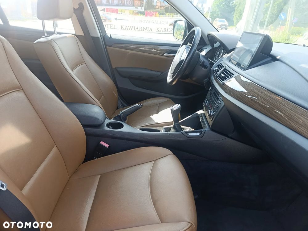 BMW X1 sDrive18d xLine - 19