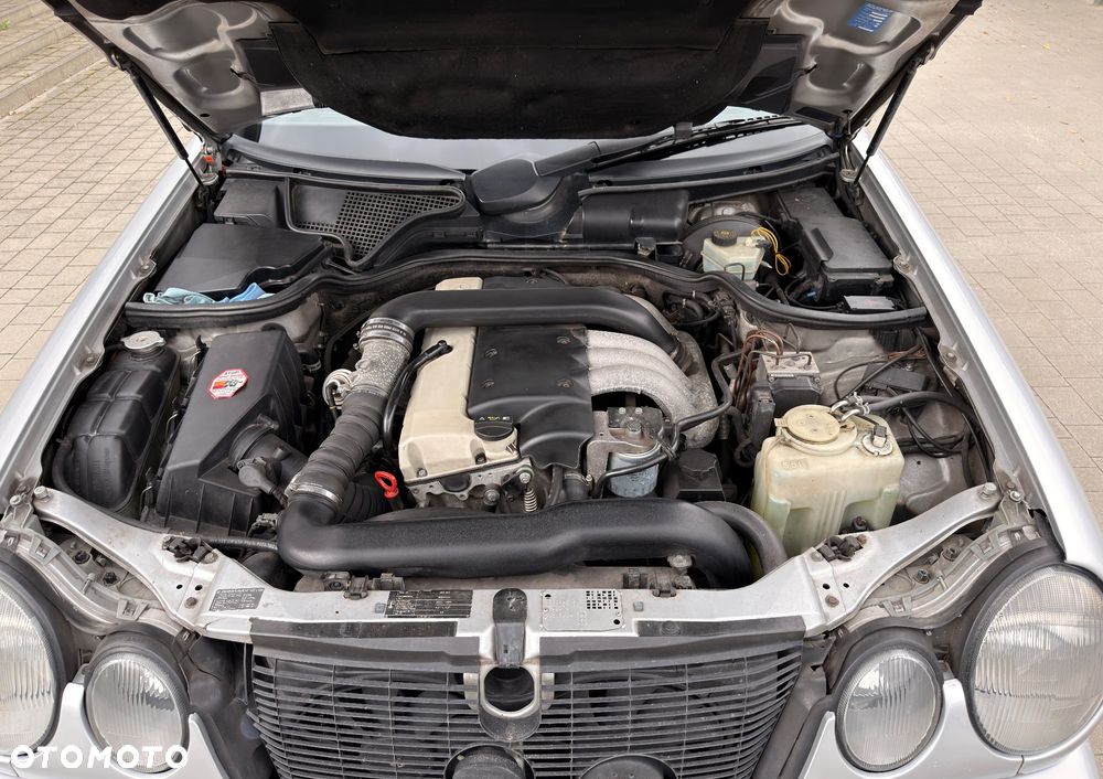 Mercedes-Benz Klasa E - 19