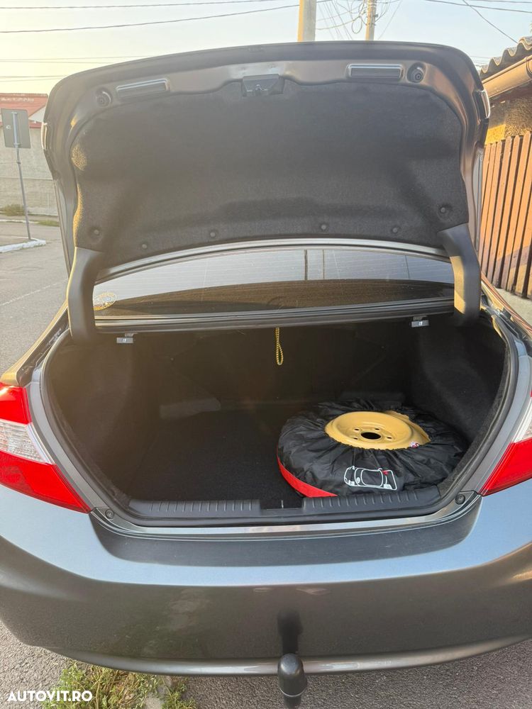Honda Civic 1.8 i-VTEC MT Executive - 6