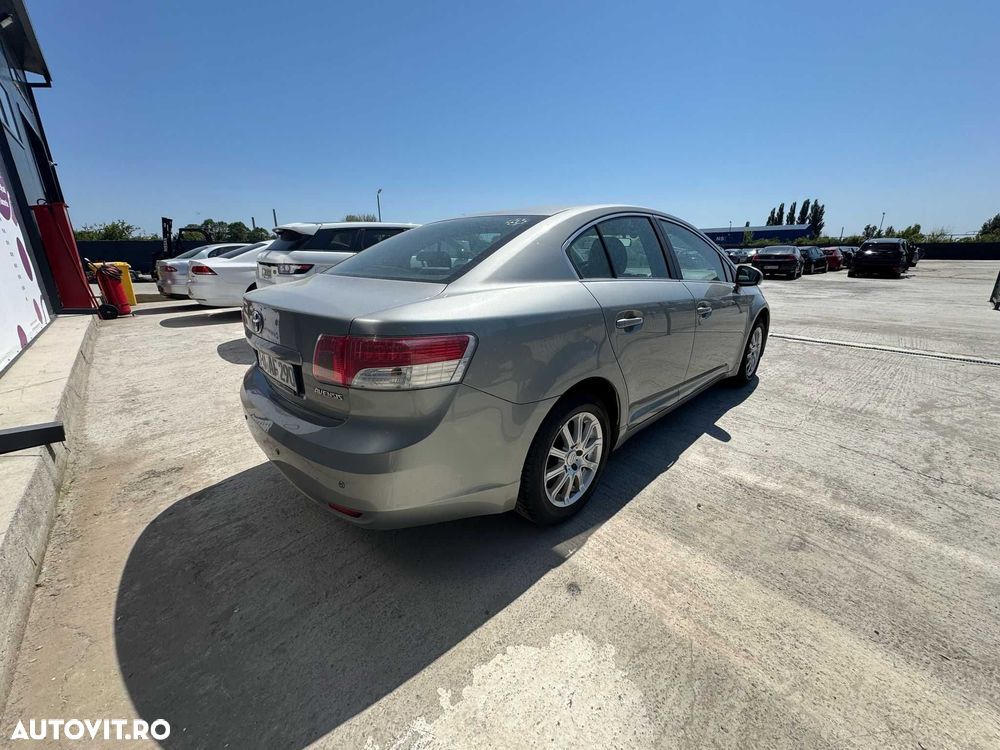 Dezmembram Toyota Avensis 2009 berlina / sedan 1.8 - 4