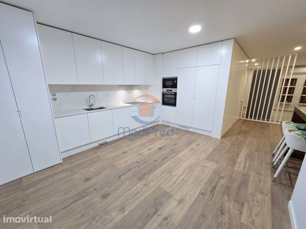 Apartamento T3 c/ Varanda Circundante de 81 m2 e 2 Parqueamentos | ... - Grande imagem: 5/52
