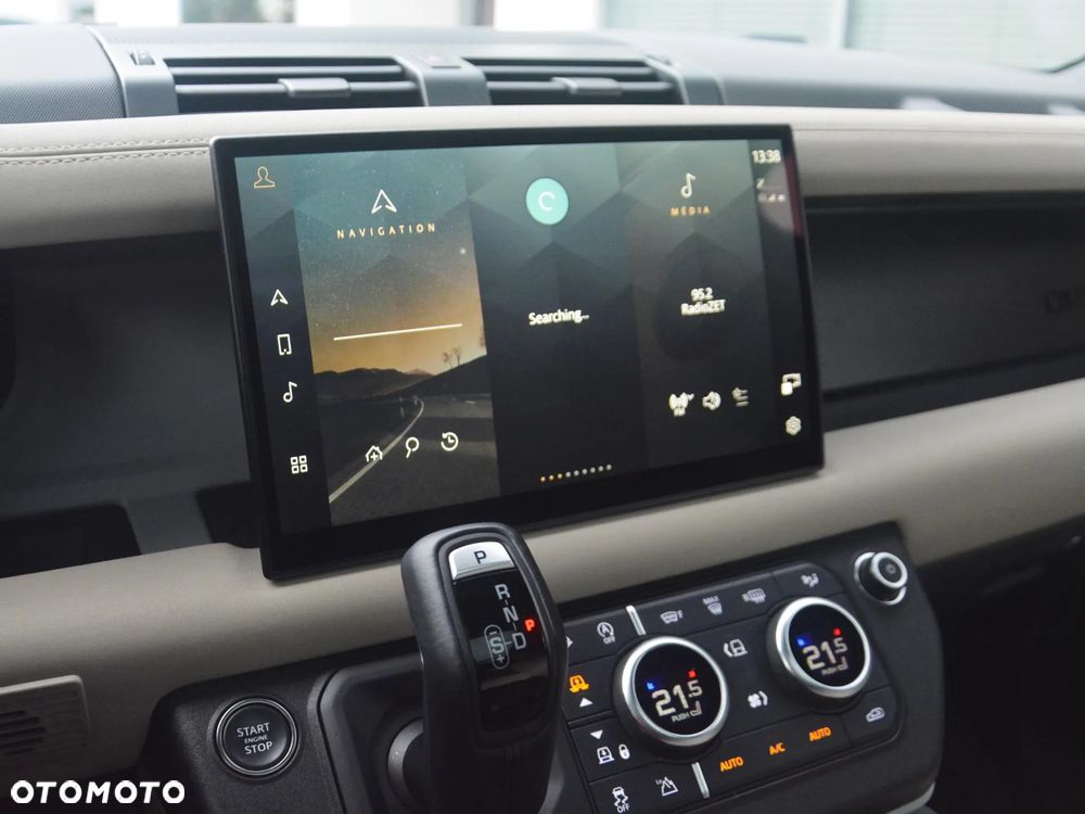 Land Rover Defender 110 D250 SE - 10