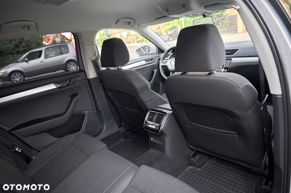 Skoda Superb 2.0 TDI Ambition - 29