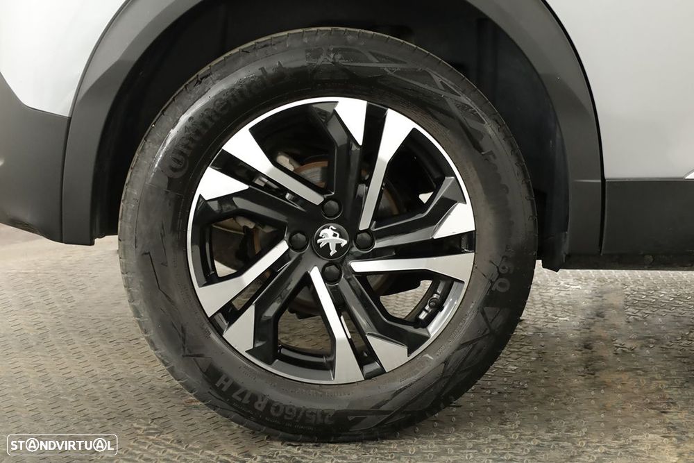 Peugeot 2008 1.2 PureTech Allure Pack EAT8 - 5