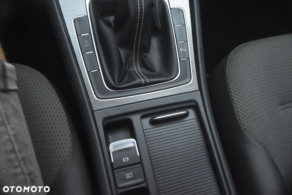Volkswagen Golf 1.6 TDI BlueMotion Technology Cup - 13