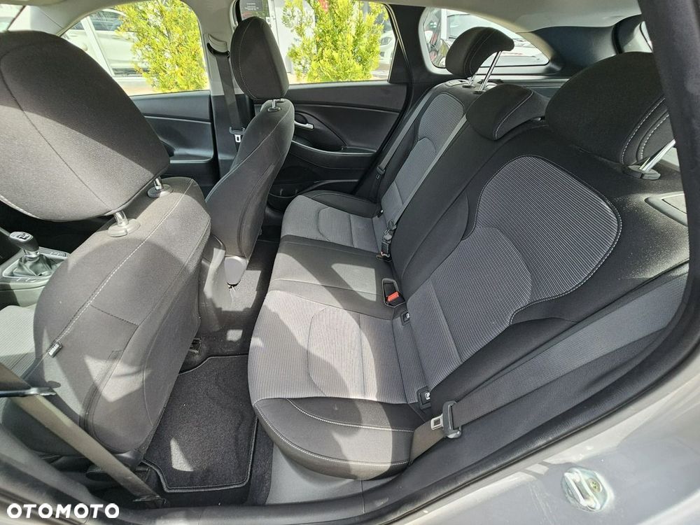 Hyundai i30 1.5 DPI Modern - 37