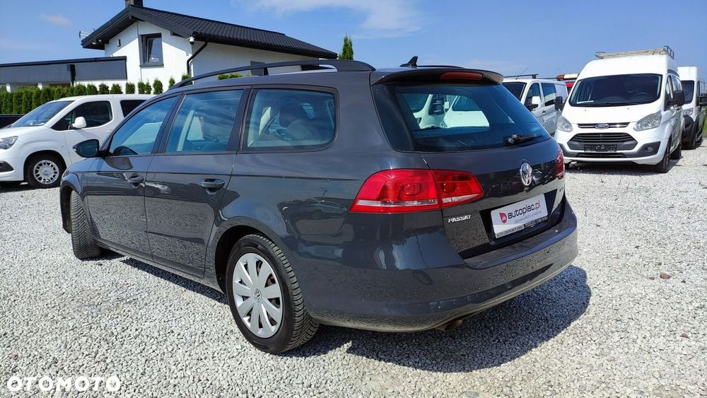 Volkswagen Passat - 4